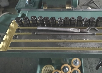 СТАНОК  фрезерный 6М76П 1999г из НИИ с ОСНАСТКОЙ