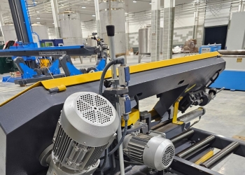 Лентопильночный автоматический станок