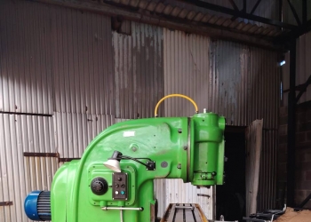 Вертикально-фрезерный, 6М13.